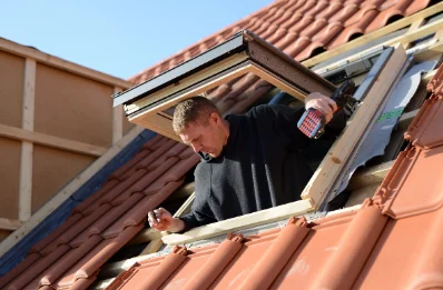 Pose de fenêtres de toit Velux à Thoigné